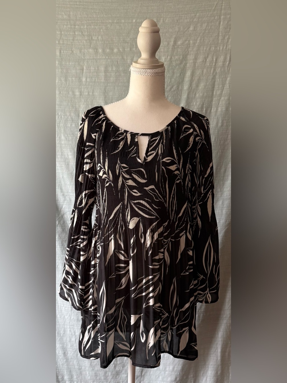 Spense Black and Cream Botanical Print Top